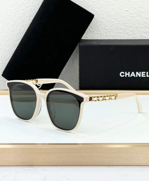 Picture of Chrome Hearts Sunglasses _SKUfw66635040fw